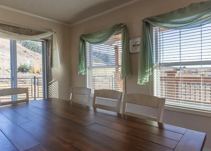 Holiday home Peaks Paradise - Mtn Views - Hot Tub - Game