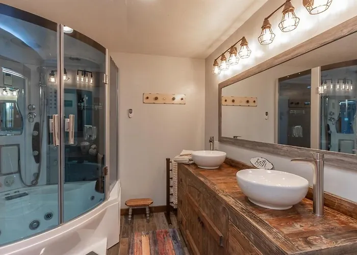 Holiday home Peaks Paradise - Mtn Views - Hot Tub - Game *